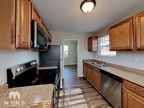 567 Cherry Ln in Jonesboro, GA - Building Photo - Building Photo