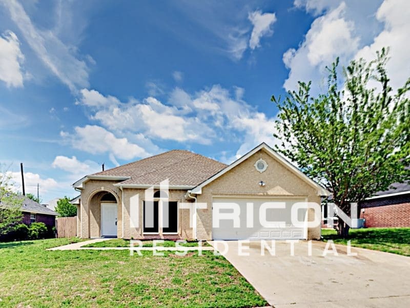 1508 Manitoba Ln in Glenn Heights, TX - Building Photo