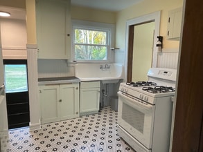 208 W 3rd St in Buchanan, MI - Building Photo - Building Photo