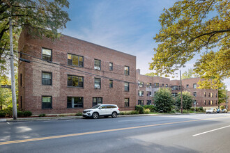 The Russell House South in Great Neck, NY - Building Photo - Primary Photo