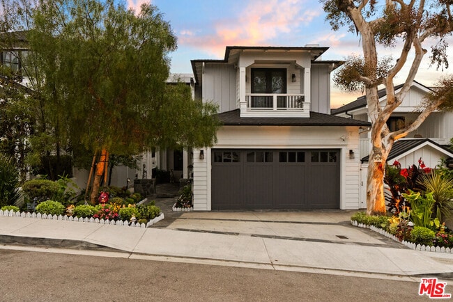 592 30th St in Manhattan Beach, CA - Building Photo - Building Photo