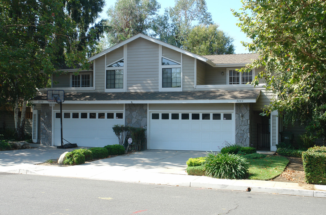 2446-2450 Chiquita Ln in Thousand Oaks, CA - Building Photo