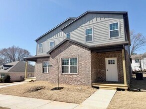 1521 S Duncan Ave in Fayetteville, AR - Building Photo - Building Photo