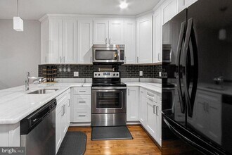 1323 N 7th St in Philadelphia, PA - Building Photo - Building Photo
