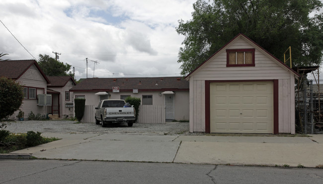 381 N 7th St in Colton, CA - Foto de edificio - Building Photo