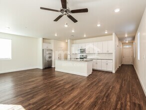 87 Hot Ponds Ln in Henderson, NV - Building Photo - Building Photo