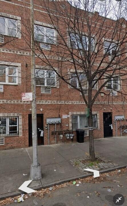 576 Van Siclen Ave in Brooklyn, NY - Building Photo