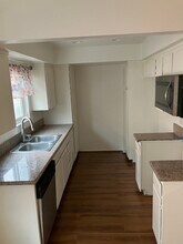 1236 E Broadway in Glendale, CA - Foto de edificio - Building Photo