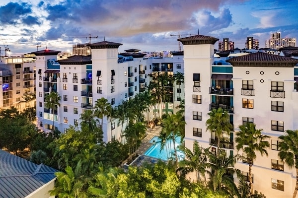 Aviah Flagler Village in Fort Lauderdale, FL - Foto de edificio - Building Photo