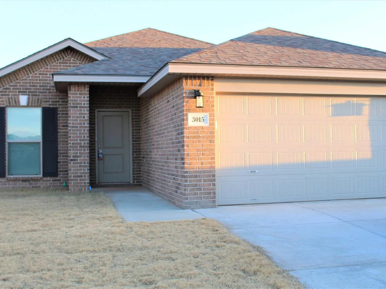 3015 Valencia Ave in Lubbock, TX - Building Photo