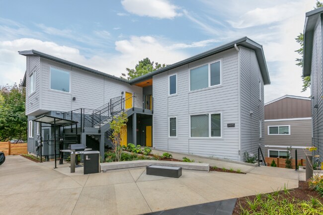 3455 SE Gladstone St in Portland, OR - Building Photo - Building Photo