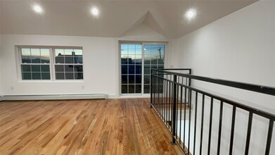 7243 Hillmeyer Ave in Queens, NY - Building Photo - Building Photo