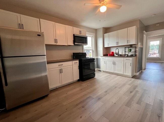 property at 2015 N Kedvale Ave
