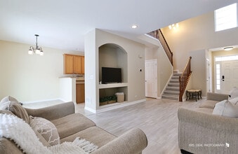 398 S Jade Ln in Round Lake, IL - Building Photo - Building Photo