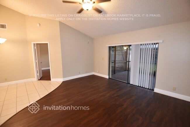 100 Azalea Cir in Boynton Beach, FL - Foto de edificio - Building Photo