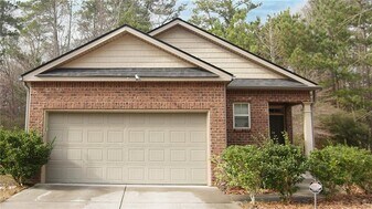 813 Blue Hill Ln in Atlanta, GA - Building Photo