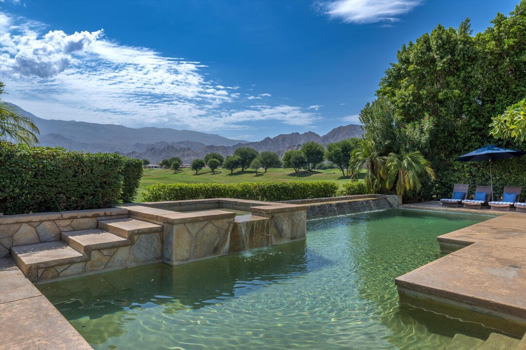 55493 Southern Hill in La Quinta, CA - Foto de edificio