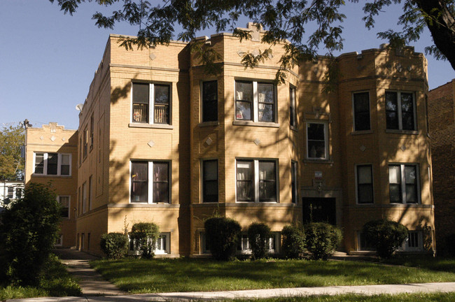 4404-4410 W Altgeld St in Chicago, IL - Building Photo - Building Photo