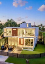 201 Palm Ave in Miami Beach, FL - Building Photo