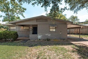 6748 Hialeah Dr in Dallas, TX - Building Photo