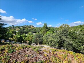 5845 Hilltop Rd in Hidden Hills, CA - Building Photo - Building Photo