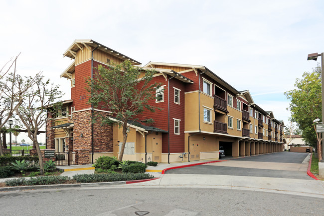 Diamond Aisle Apartments in Anaheim, CA - Building Photo - Building Photo