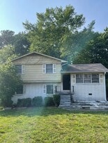 3445 Eisenhower Cir SE