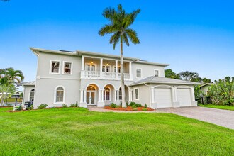 703 Ramie Ct in Port St. Lucie, FL - Foto de edificio - Building Photo
