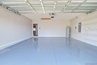 320 W Runyon Loop in Beverly Hills, FL - Foto de edificio - Building Photo