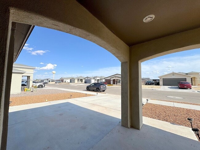 14565 Firewheel Ave in Horizon City, TX - Foto de edificio - Building Photo