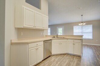7442 Treasure St in Navarre, FL - Building Photo - Building Photo