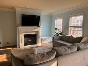 5748 Hampshire Ln in Ypsilanti, MI - Building Photo - Building Photo