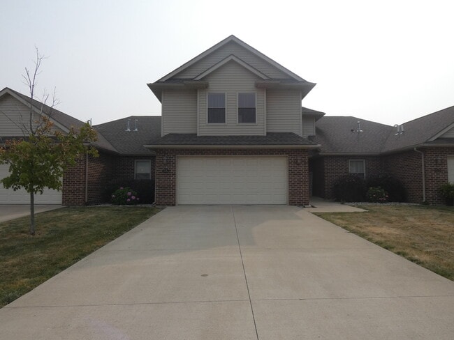 653 N Edgemere Dr