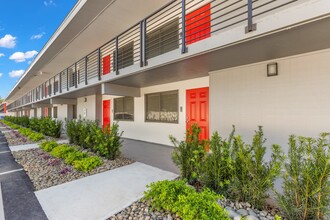 Soto Apartments in Sarasota, FL - Building Photo - Building Photo