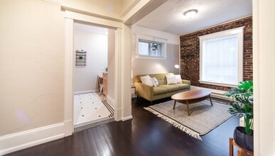 Goldie in Seattle, WA - Foto de edificio - Building Photo