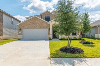 1527 King Rnch Rd in Conroe, TX - Foto de edificio - Building Photo