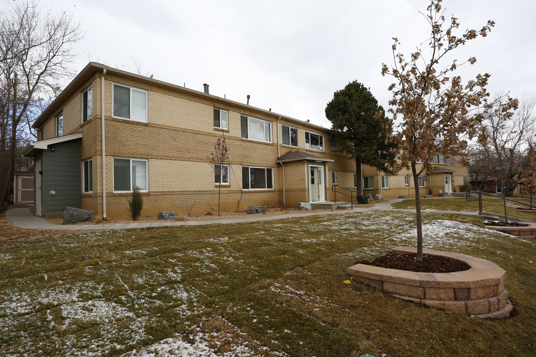 Correll Apartments in Boulder, CO - Building Photo