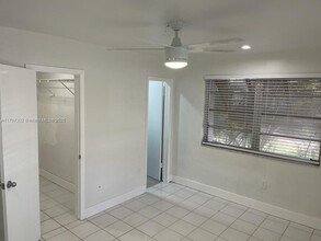9352 SW 77th Ave, Unit H2 in Miami, FL - Building Photo - Building Photo