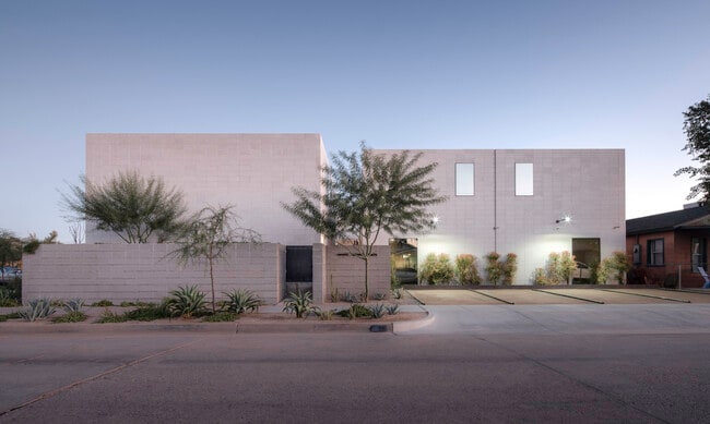 818 W McKinley St, Unit East
