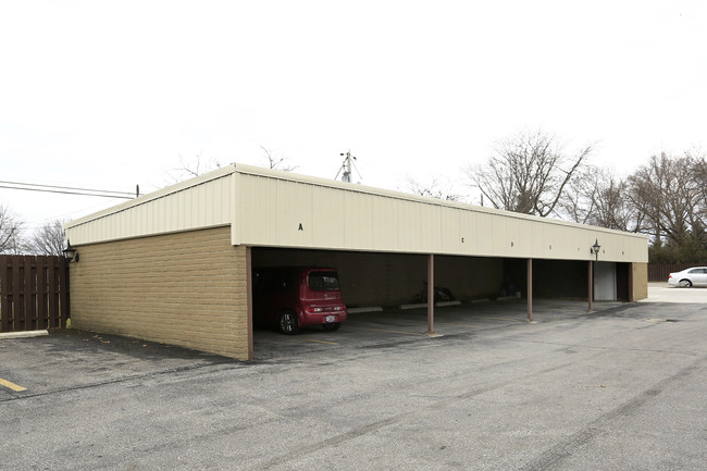 Baron Arms Apartments in Lorain, OH - Building Photo - Building Photo