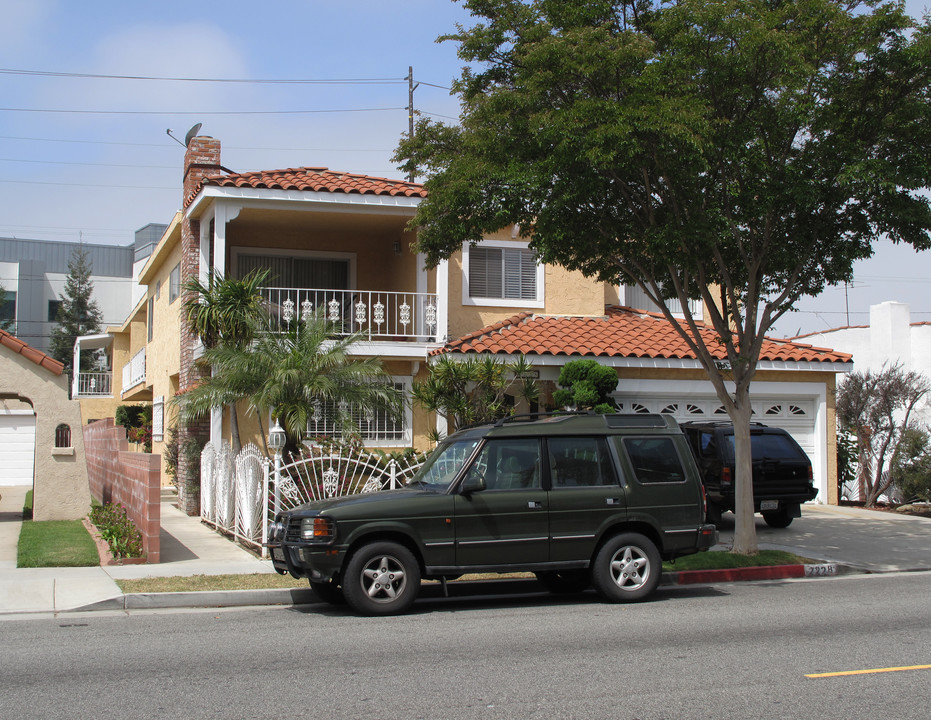 2228 20th St in Santa Monica, CA - Building Photo