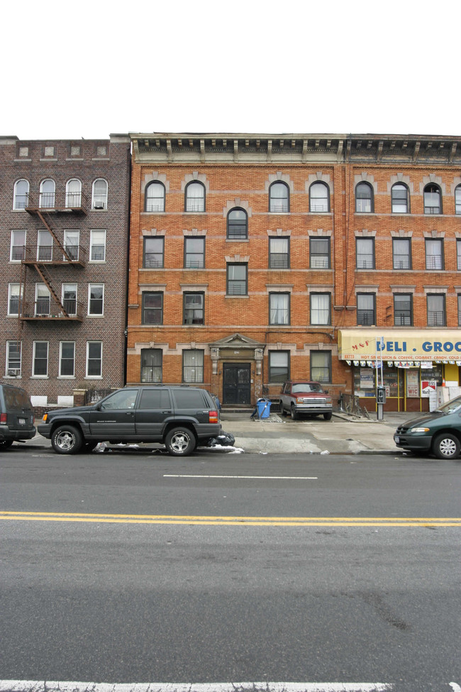 241 Linden Blvd in Brooklyn, NY - Building Photo - Building Photo