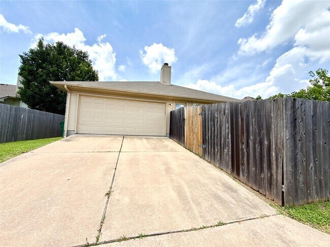 17129 Bishopsgate Dr in Pflugerville, TX - Building Photo - Building Photo