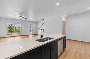 630 Catherine Dr in Tiffin, IA - Building Photo