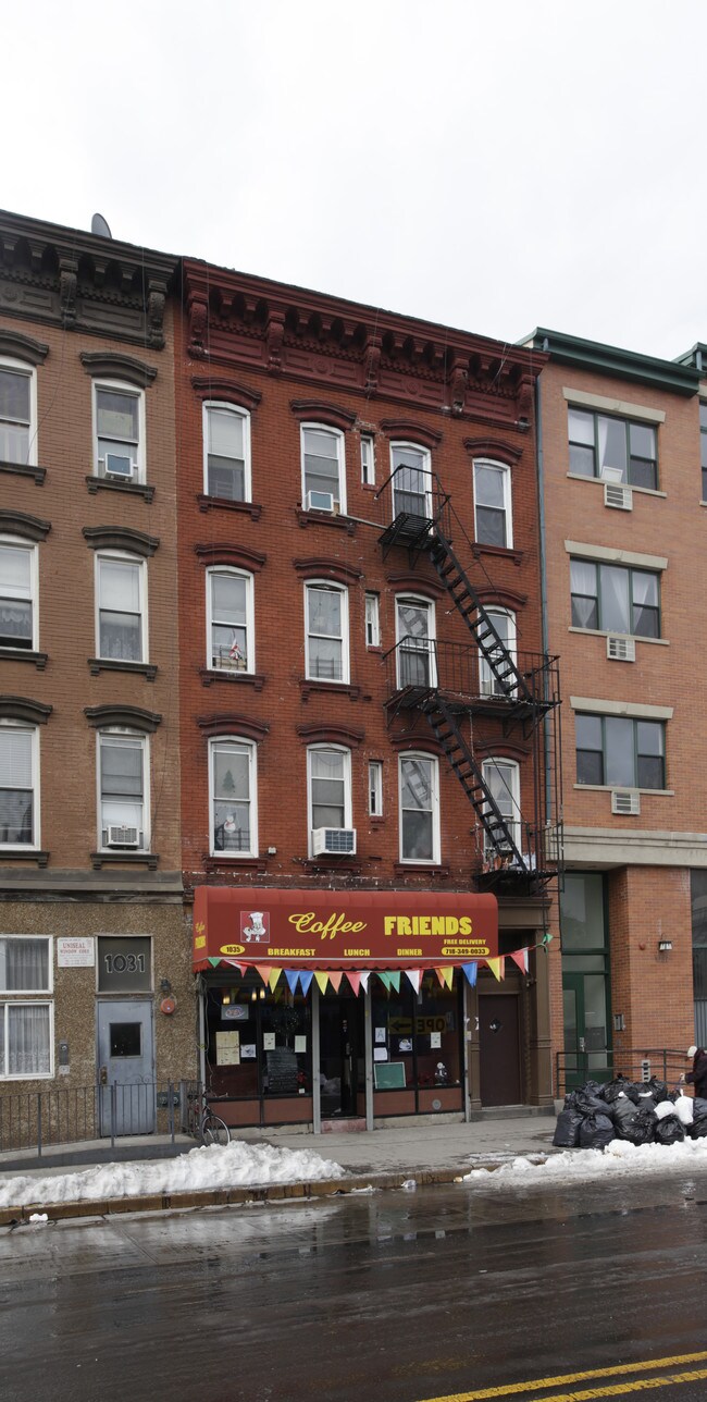 1035 Manhattan Ave in Brooklyn, NY - Building Photo - Primary Photo