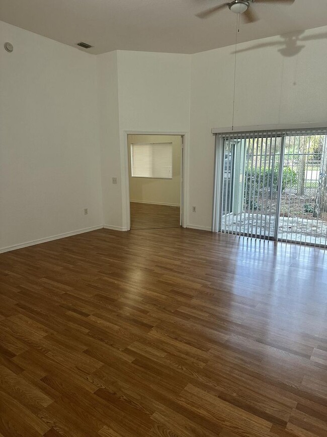 220 Crestwood Cir in Royal Palm Beach, FL - Foto de edificio - Building Photo