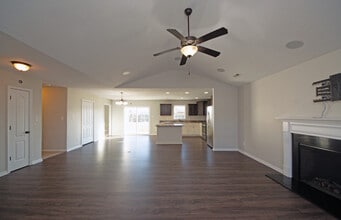 300 Cadenza Ln in Richlands, NC - Building Photo - Building Photo