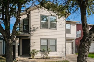 1404 Geoffs Dr in Austin, TX - Building Photo
