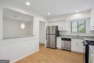 2035 Powers Ferry Trce SE in Marietta, GA - Building Photo - Building Photo