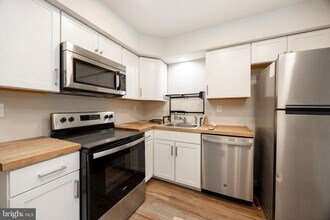 1104 St Michaels Ct in Chester Springs, PA - Foto de edificio - Building Photo